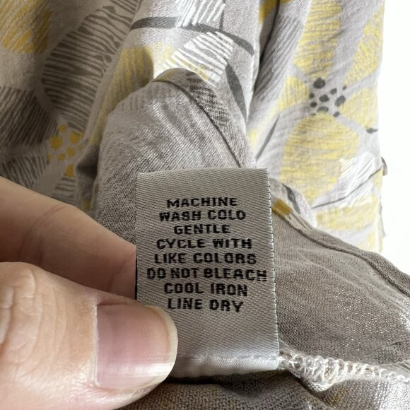 Habitat Top Womens M Gray Yellow Floral Toggle Buttons Tunic Gauzy Lagenlook - Picture 6 of 9